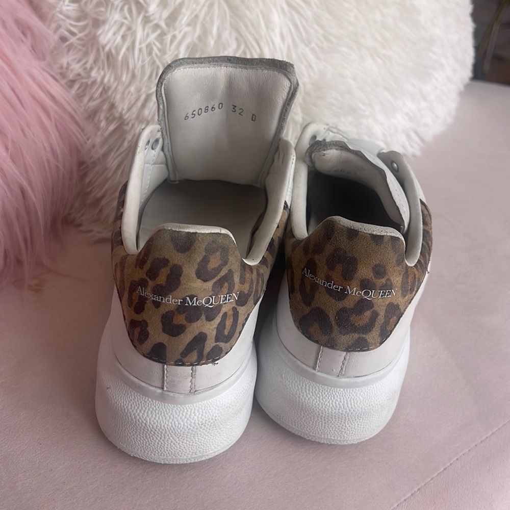 Kids alexander mcqueen sneaker size 1
